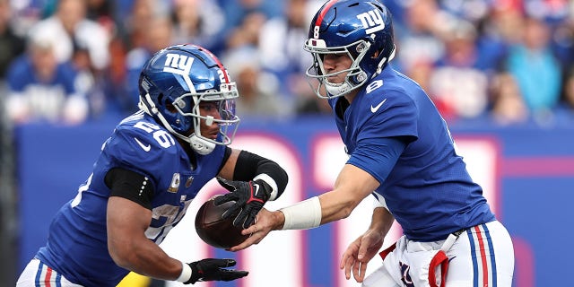 Saquon Barkley gives Daniel Jones iconic Michael Vick-based nickname