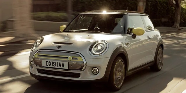 The Mini Cooper SE is an all-electric vehicle with a single-speed transmission.