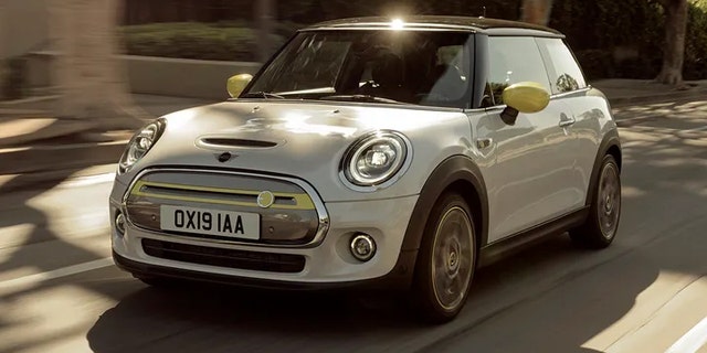 The Mini Cooper SE is an all-electric vehicle with a single-speed transmission.