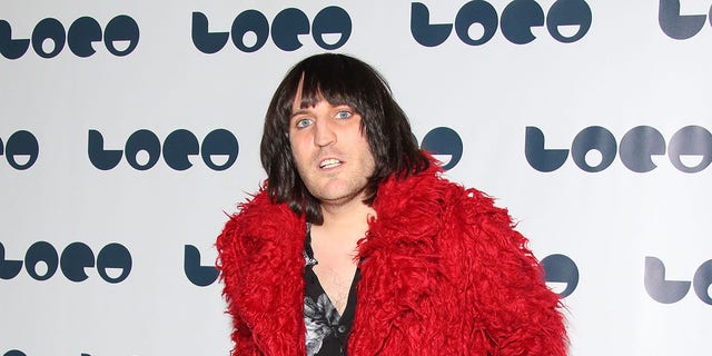 James Corden accusé d’avoir volé la blague de Noel Fielding dans un tweet refait surface après 