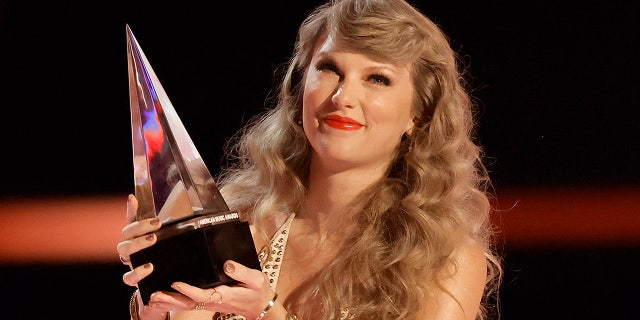 Taylor Swift holds American Music Awards title for most decorated artist.