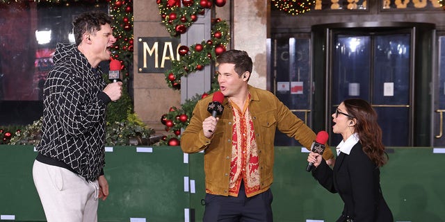 German actor Flula Borg, Adam DeVine, and Sarah Hyland were seen rehearsing earlier this week for their performance at the Macy's Thanksgiving Day Parade.