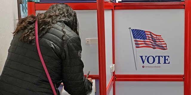 Femme votant Utah