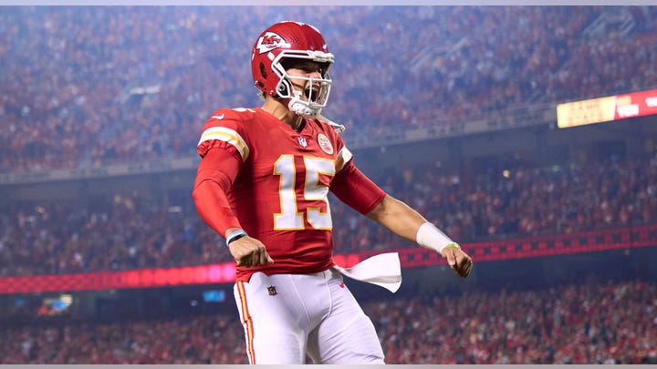 Charissa Thompson previews her picks for the NFL’s week 9 slate