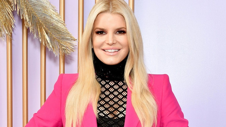 Jessica Simpson sheds 100-lbs.