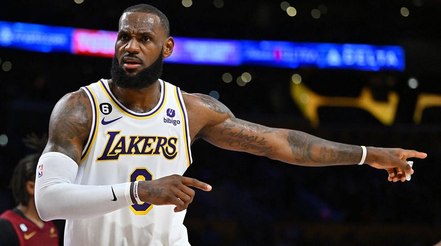 Lebron cavs best sale lakers jersey