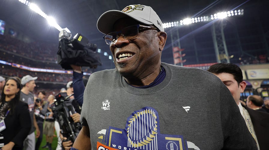 Dusty Baker gets his World Series ring! 