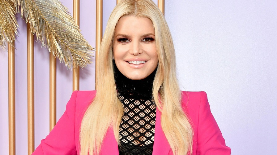 Jessica Simpson Steps Out for Basketball Game After Pottery Barn Ad Goes  Viral: Photo 4850488, Eric Johnson, Jessica Simpson Photos