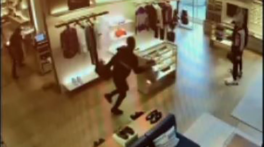 Thief knocks himself out during robbery in Washington state Louis Vuitton store
