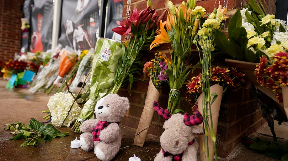 UVA flowers and bears at memorial