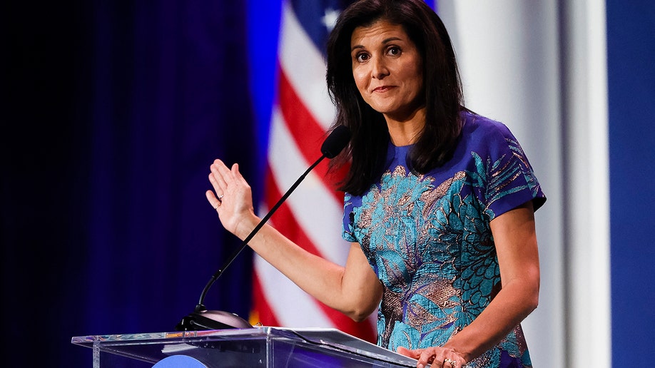 Nikki Haley waving