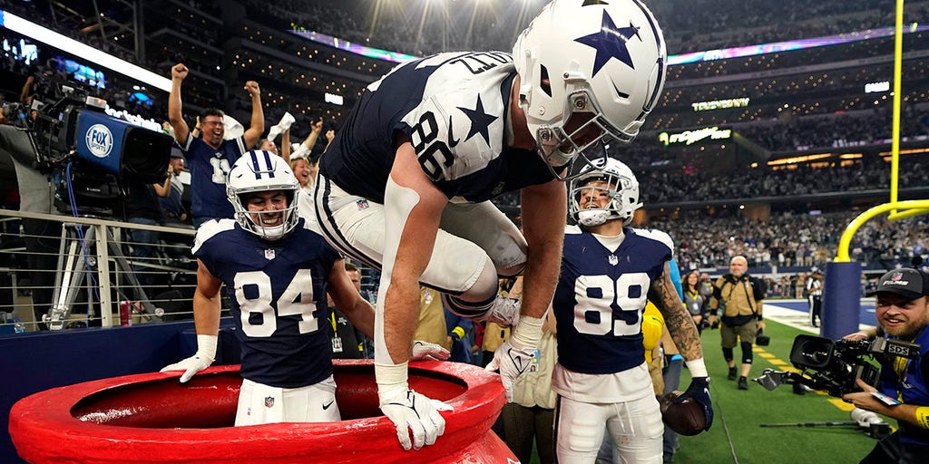 Cowboys embarrass Colts, tally eight touchdowns in blowout win