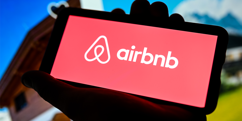 What's cheaper, Airbnb or a hotel? The shocking answer - Vimarsana News