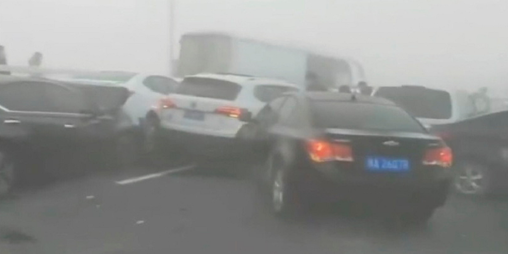 Deadly 200-car pileup on foggy Chinese bridge caught on video | Fox News