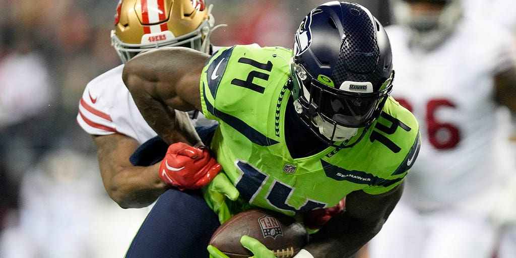 Seattle Seahawks on X: Fueling up on green and @Gatorade