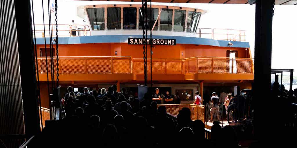 Staten Island Ferry fire forces 900 passengers to evacuate - Vimarsana News