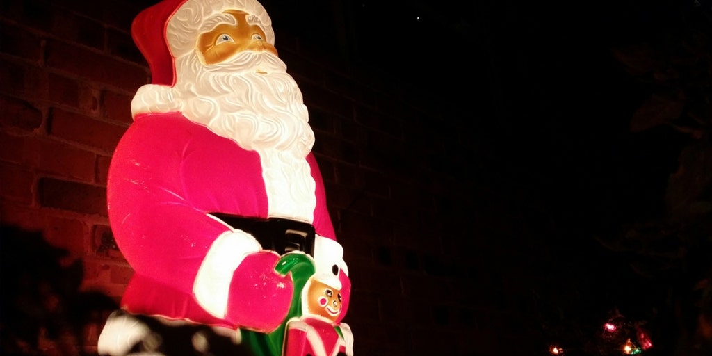 GlowingSanta.jpg?ve=1&tl=1