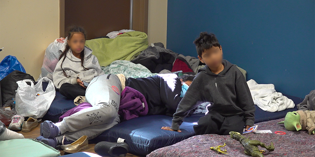 Texas shelters scramble to house migrants as thousands cross border daily - Vimarsana News