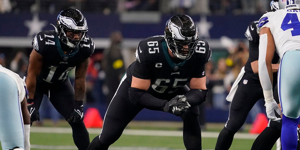 Expecting to return for playoffs, Lane Johnson works out with