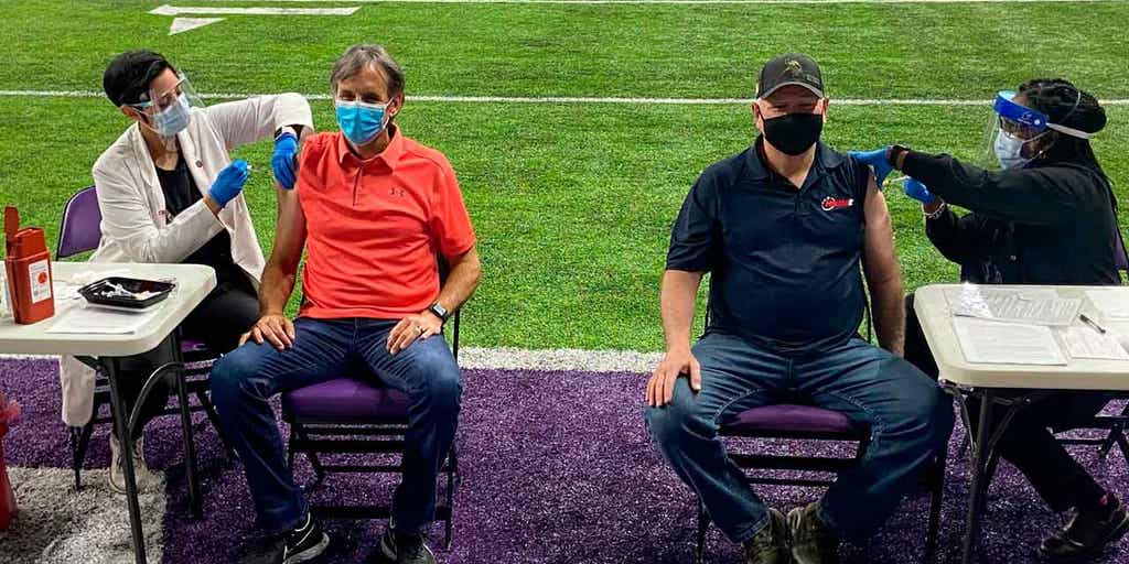 Less than 20% of Minnesota residents current on COVID-19 shots - Vimarsana News