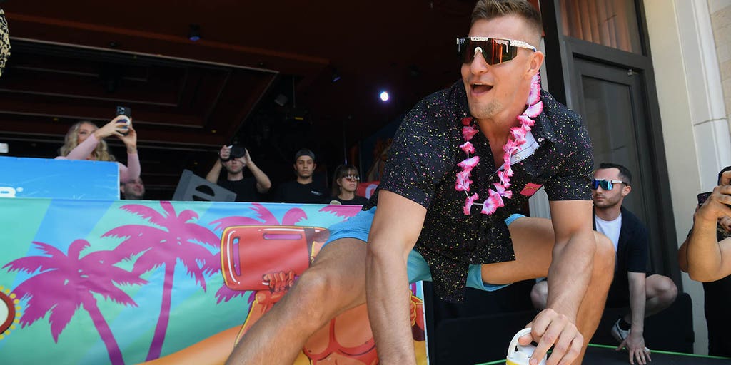 Rob Gronkowski's ex-Patriots teammate details wild partying story