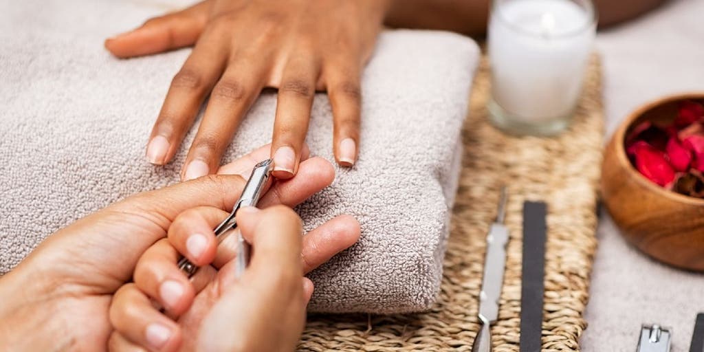 Houston-based nail salon accused of locking woman, 4-year-old son inside over bill dispute - Vimarsana News
