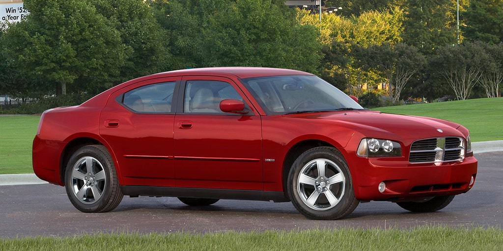 Dodge and Chrysler urge 274,000 owners to stop driving their cars and get the air bags fixed after third death - Vimarsana News