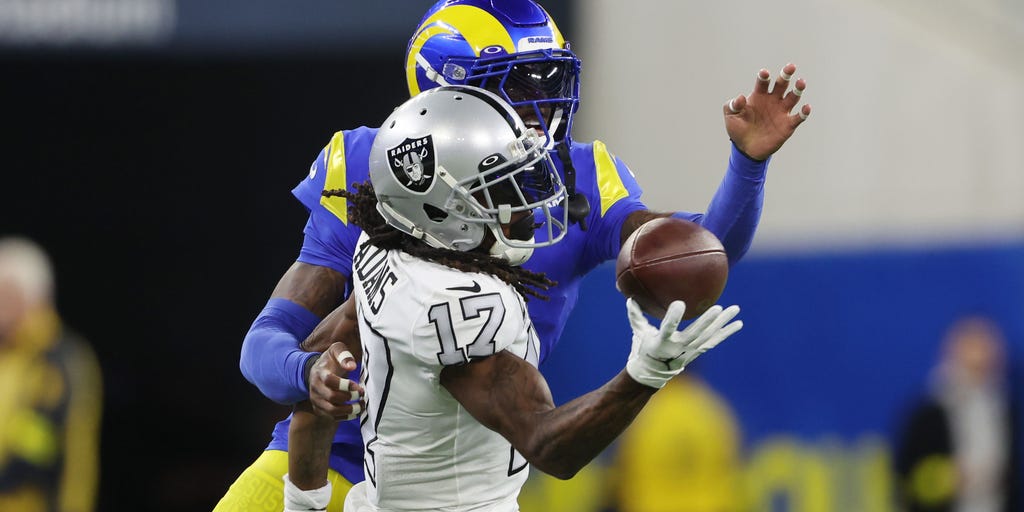 Raiders Week 14 snap counts vs Rams: Davante Adams plays full game, no  catches in 2nd half