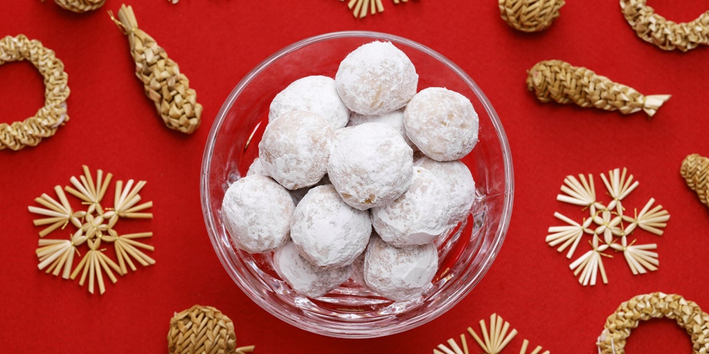 Simple snowball cookies for Christmas: Try the recipe - Vimarsana News