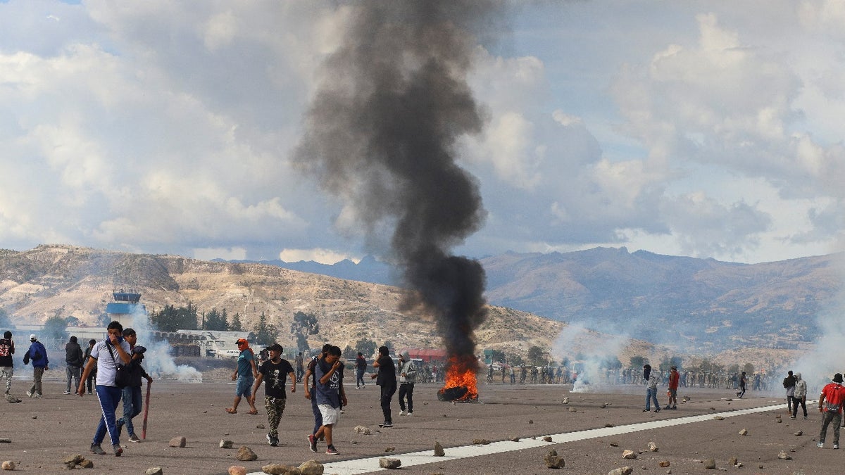 Peru tourists protests airport