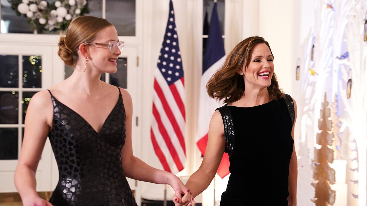 Actress Jennifer Garner and her daughter Violet