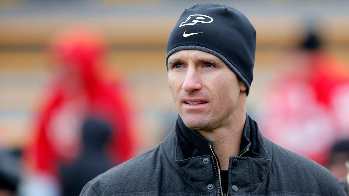 Drew Brees watches Purdue play in 2016