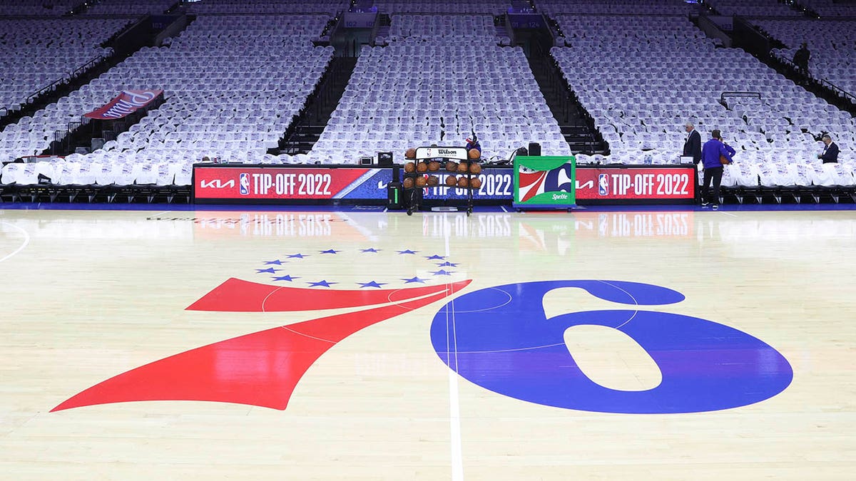 76ers logo on court