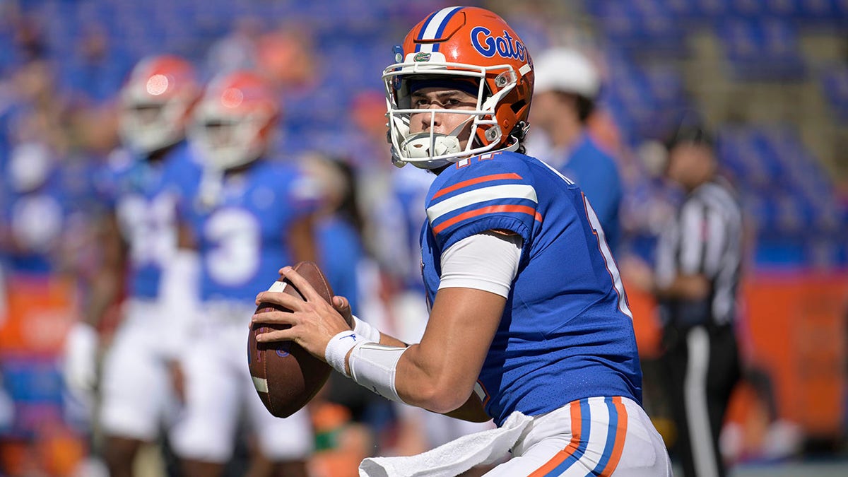 Florida quarterback Jalen Kitna before a game