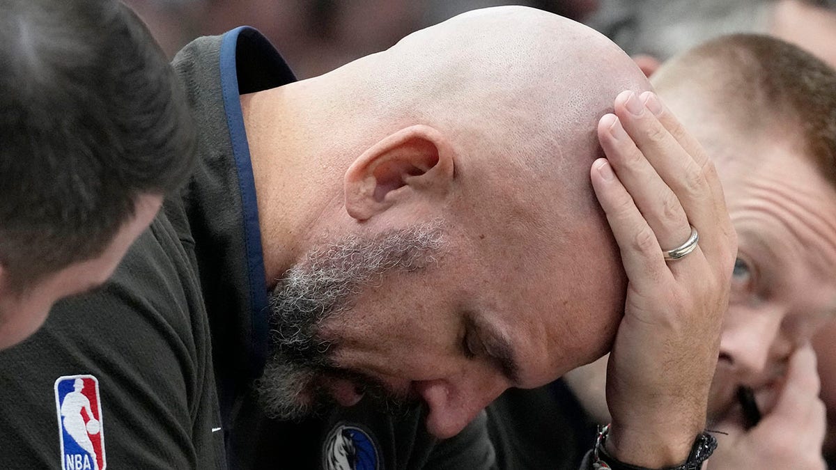 Jason Kidd reacts in a game against the Bulls