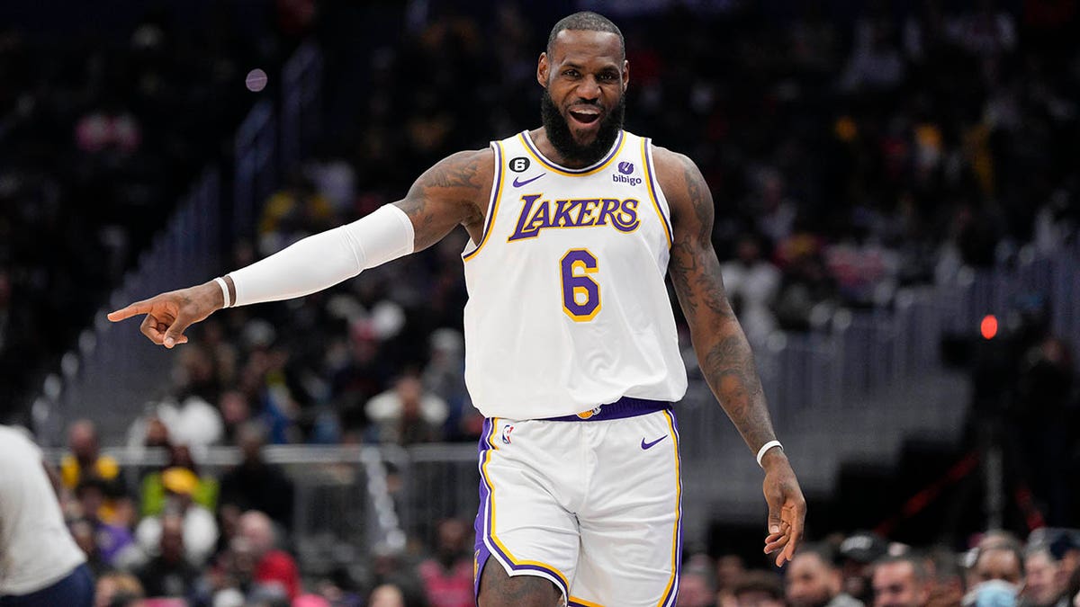 LA Lakers' Anthony Davis draws 'MVP' chants with 55-point performance, NBA  News