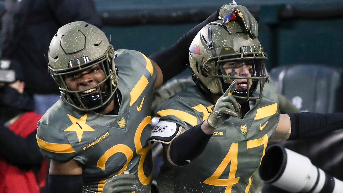 Army football deals score