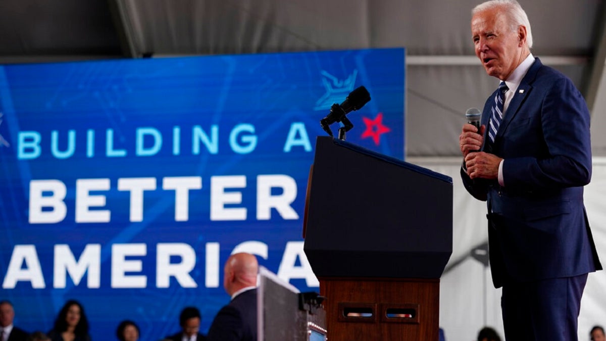 Biden at Arizona factory