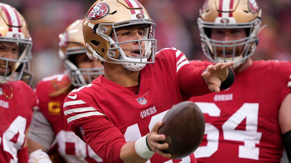 Brock Purdy and the San Francisco 49ers spoil Tom Brady's homecoming in  blowout win over Tampa Bay Buccaneers