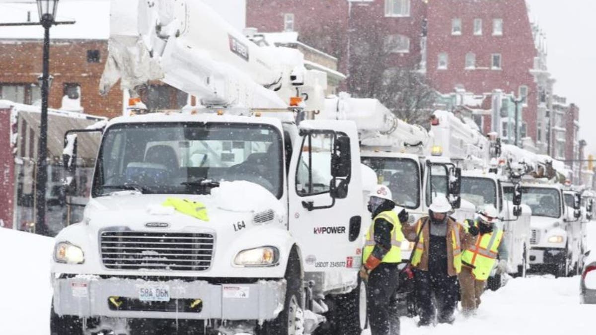 Power line trucks arrive Buffalo, New York