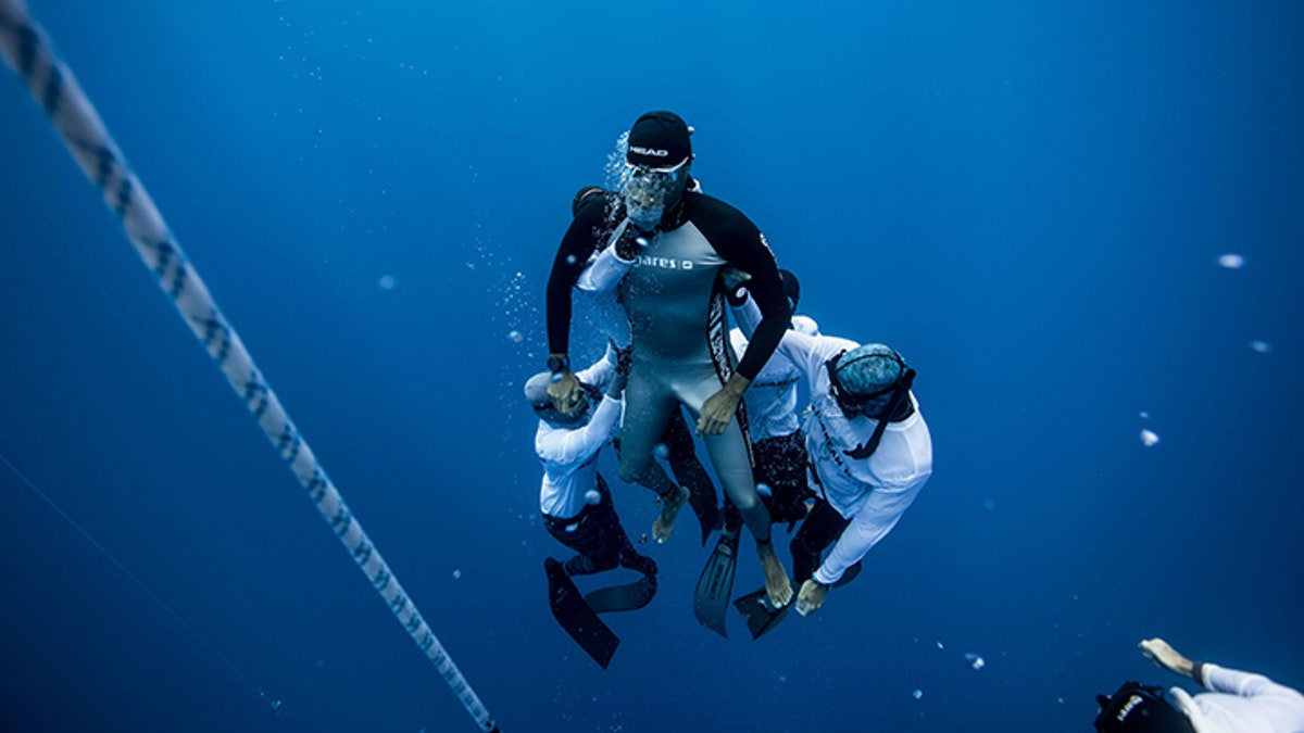 Free diver world record attempt