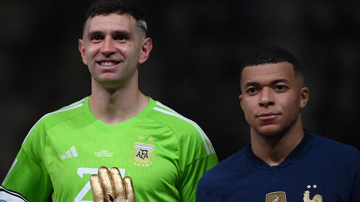 Emiliano Martinez and Mbappe