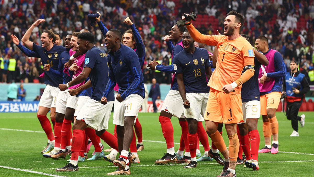 France soccer players celebrate