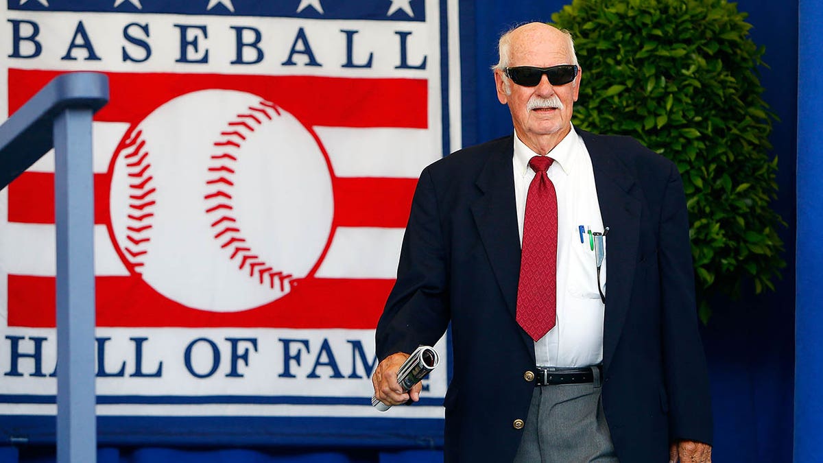 Hall of Fame pitcher Gaylord Perry dies at 84