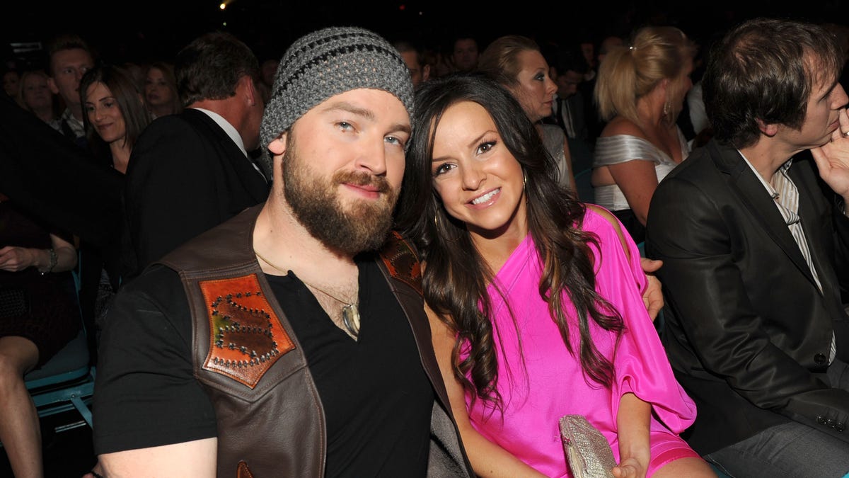 Zac Brown, 44, Has the Most Impressive On-tour Workout Habits — Eat This  Not That