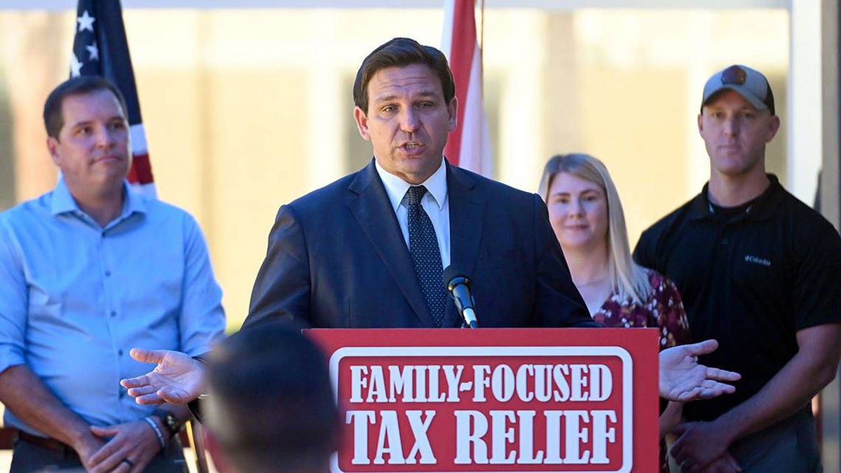 DeSantis defends Martha's Vineyard flights