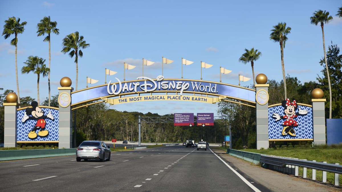 Walt Disney World welcome sign