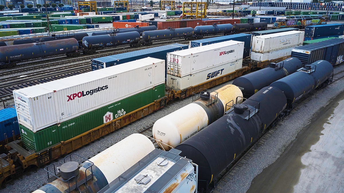 rail strike, railroad cars