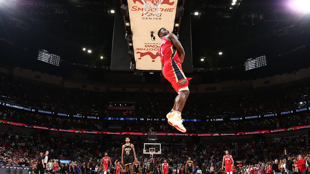 Zion williamson hotsell 360 dunk