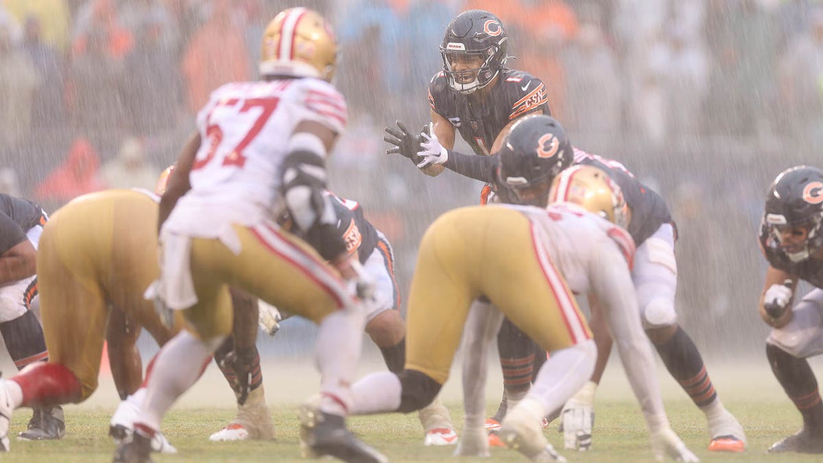 Justin Fields and the Bears play the 49ers in rain